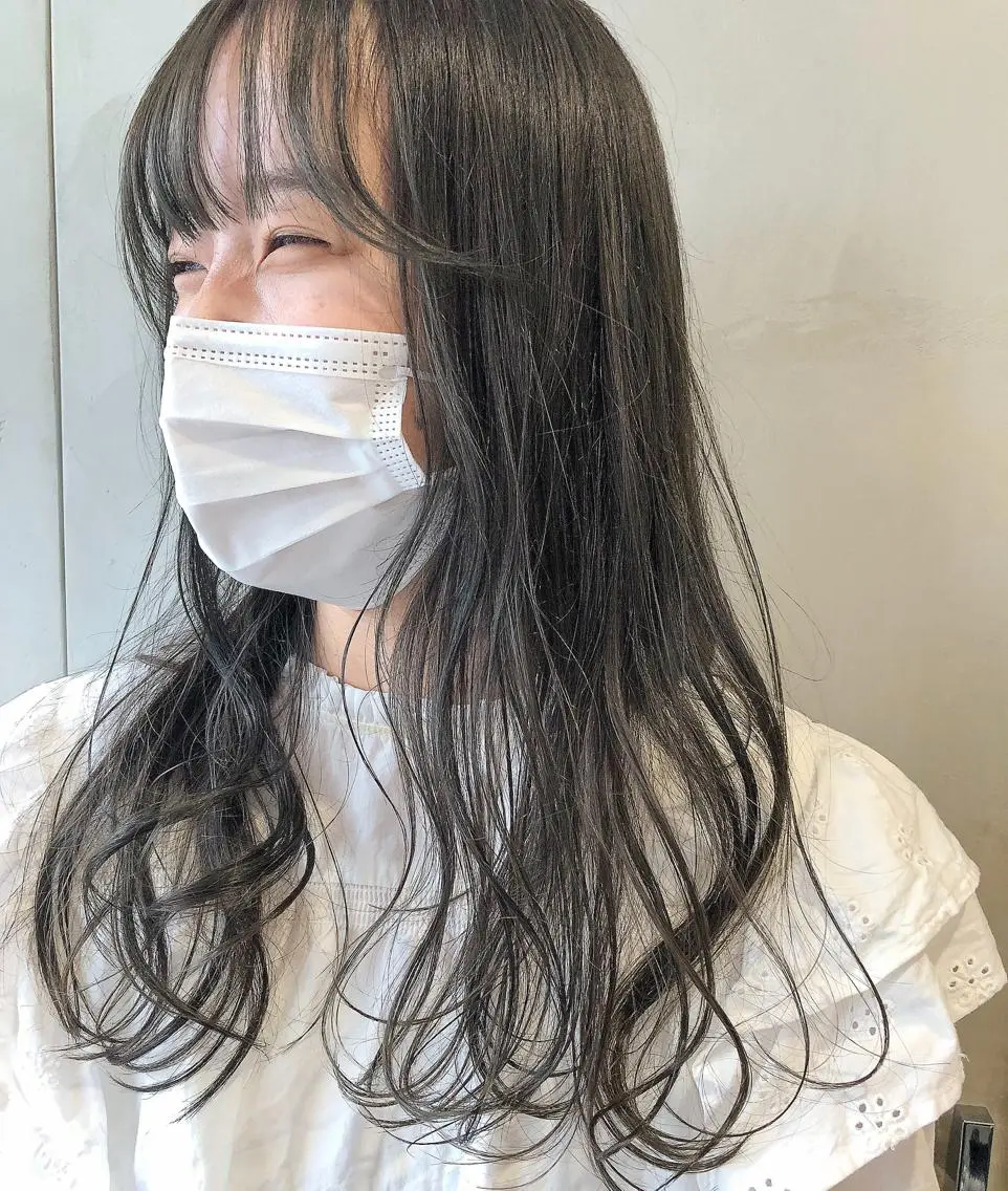 セミロング カラー アッシュ グレージュ カーキグレージュ 圧倒的透明感カラー nana🦕のヘアスタイル