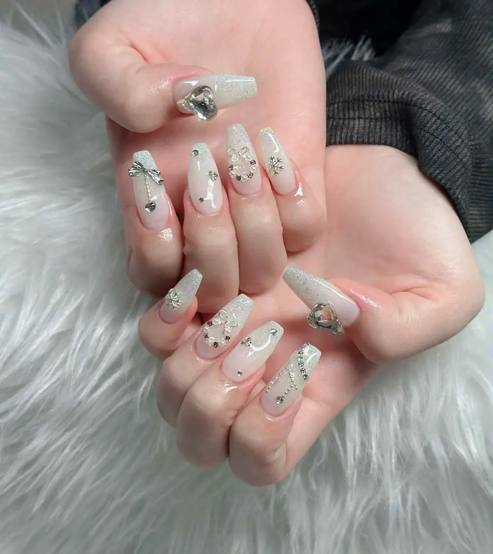 ネイル オーロラネイル フレンチネイル ジェルネイル ハロウィン キラキラネイル ハンドネイル H.baby Nail Salonのネイルデザイン
