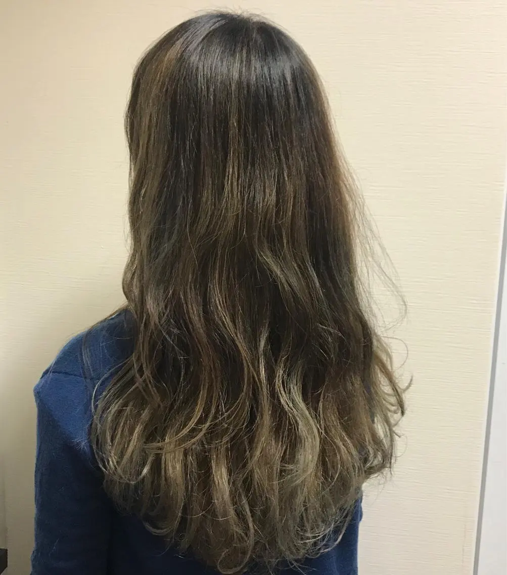 ロング カラー アッシュ グラデーションカラー シルバー シルバーアッシュ 【似合わせカット】 松尾一気のヘアスタイル