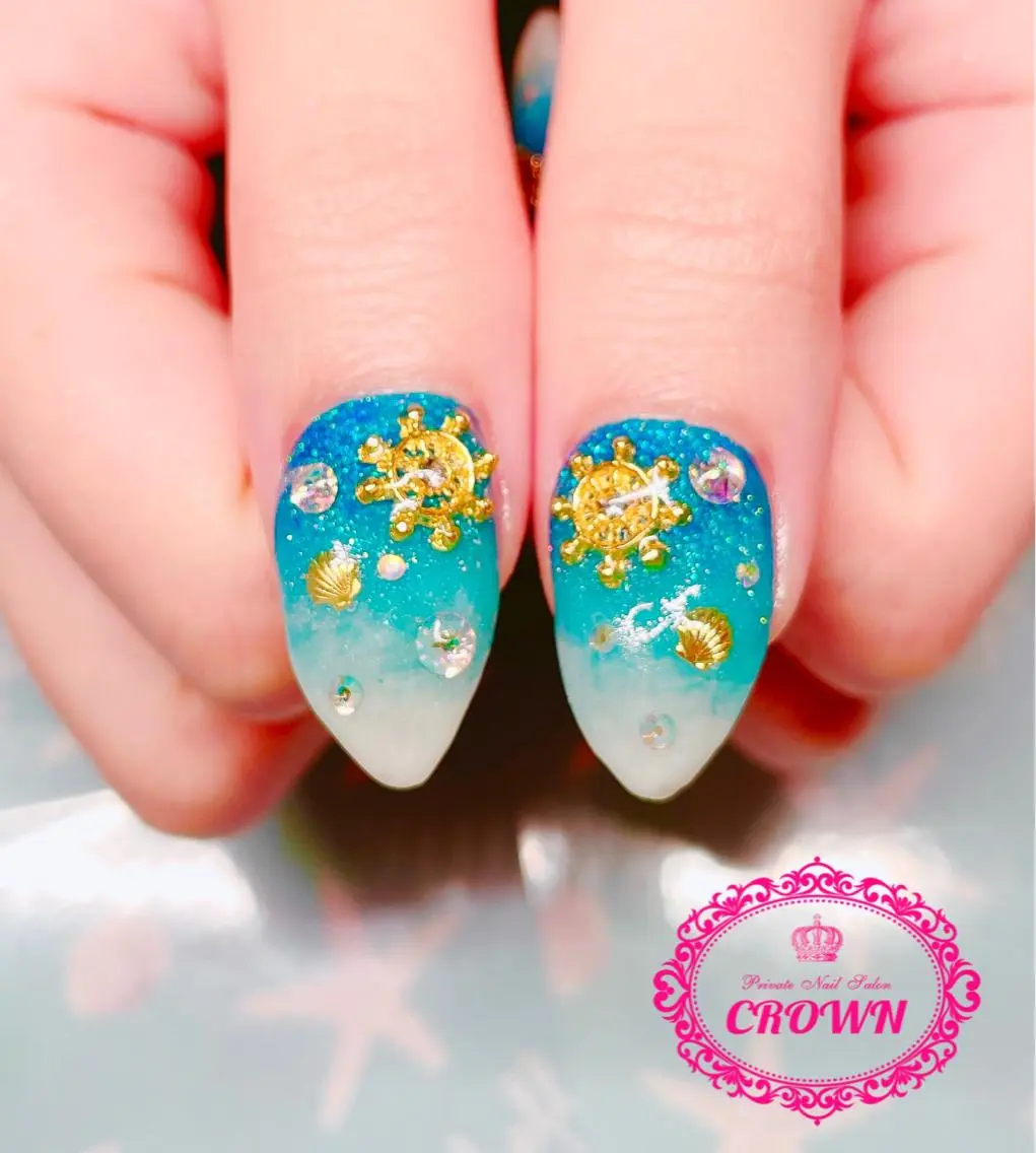 ネイル ハンドネイル CROWN プライベートサロンのネイルデザイン
