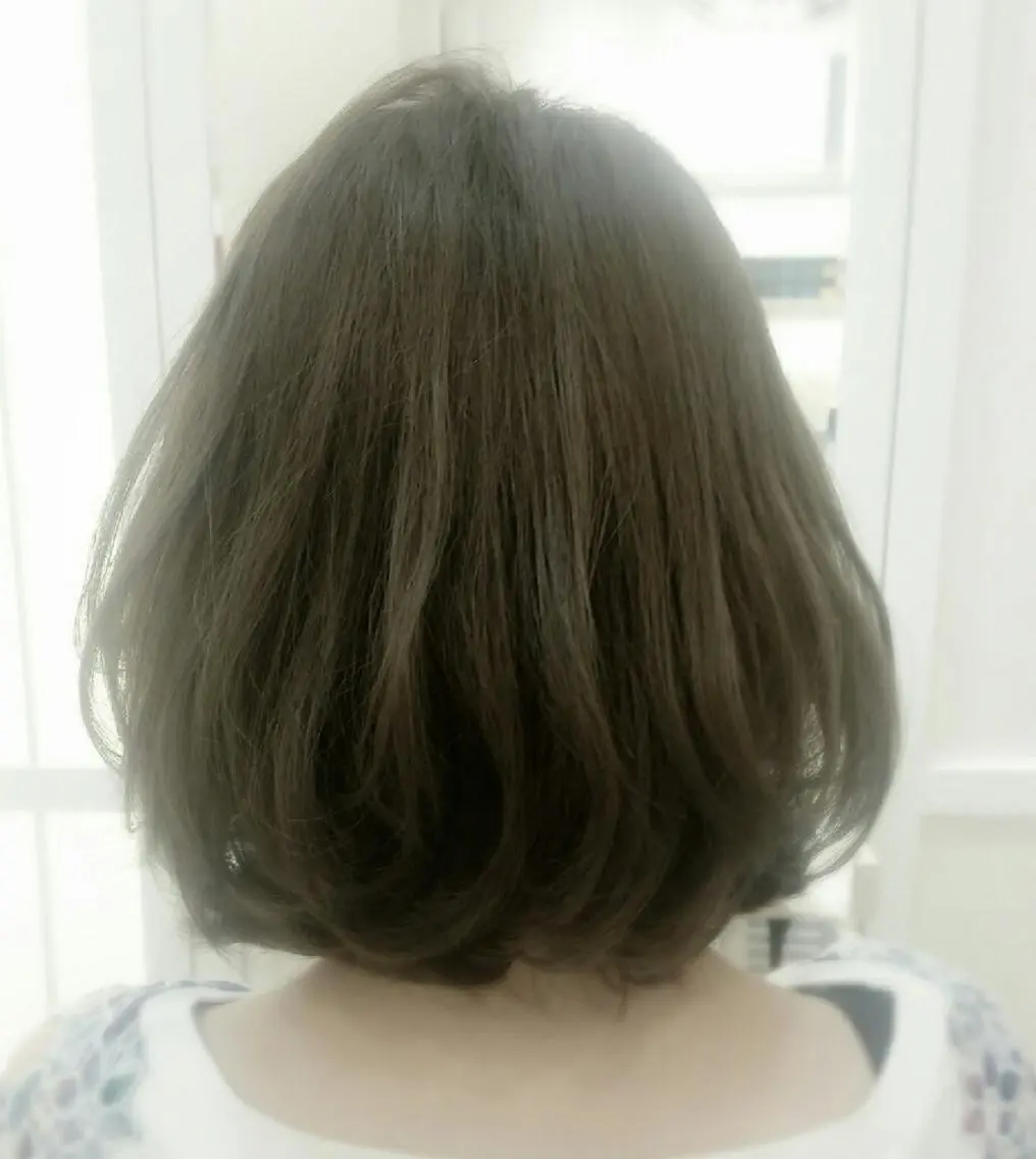 ミディアム パーマ カラー ミディアムパーマ アッシュ アッシュグレー デジタルパーマ 須賀 一美のヘアスタイル