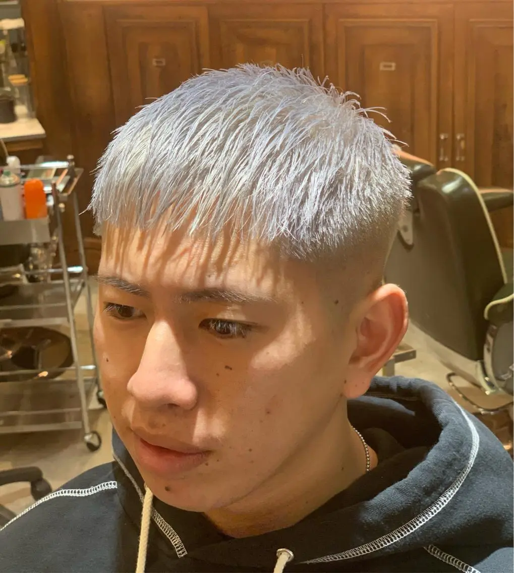 ショート カラー メンズ カット ヘアカラー トリートメント 🎱メンズフェード 特化HYOGA🎱のヘアスタイル