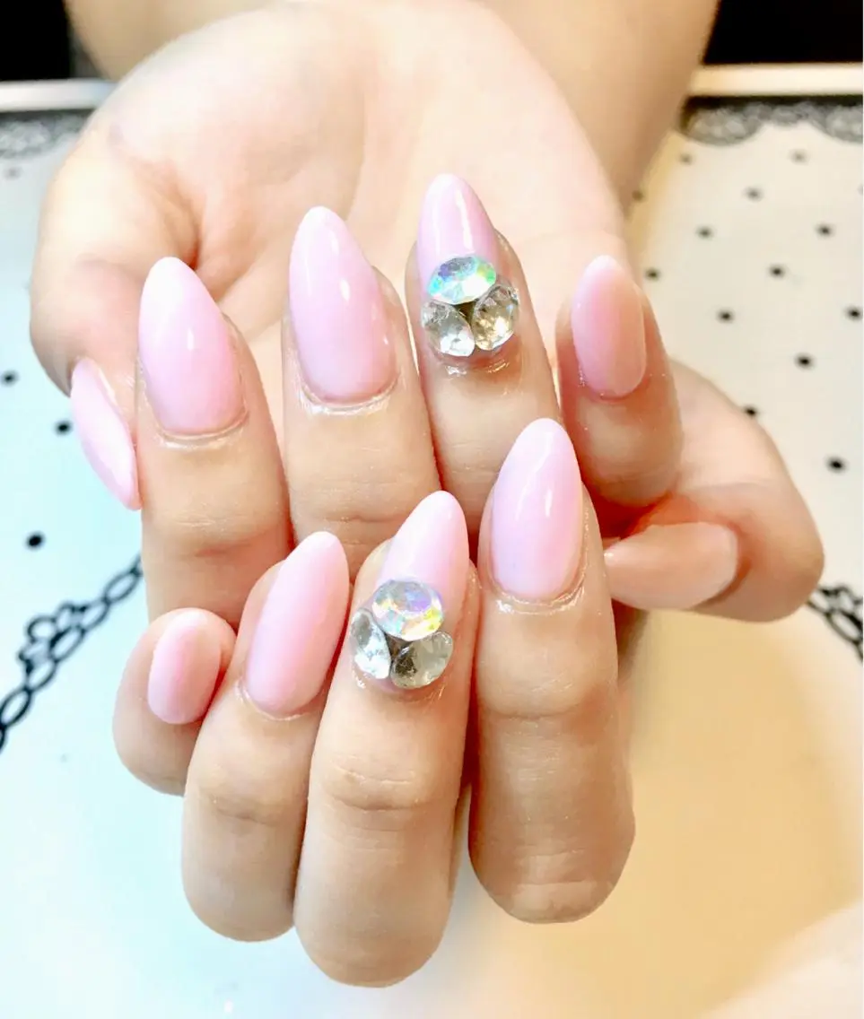 ネイル ストーンネイル nailist cocoのネイルデザイン