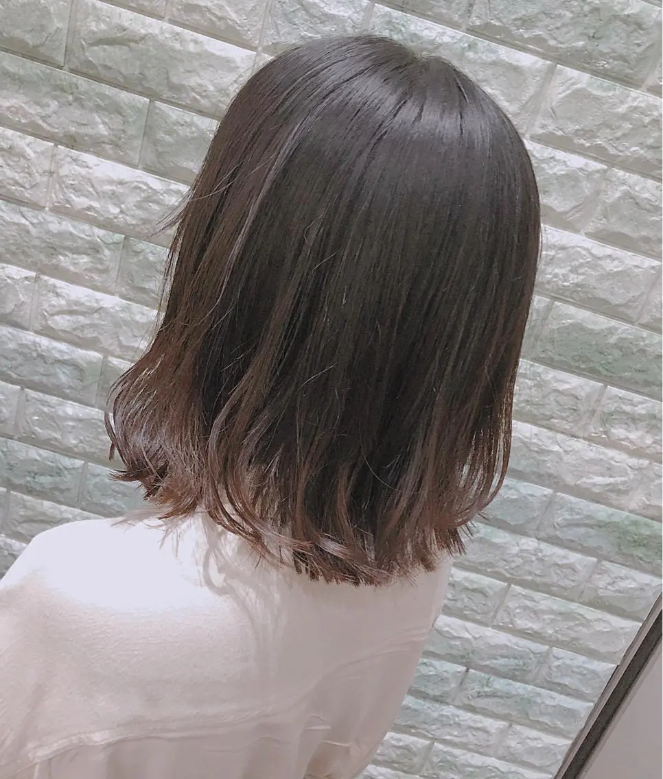 ミディアム 外ハネヘア 艶髪 ♡Tomiyaのヘアスタイル