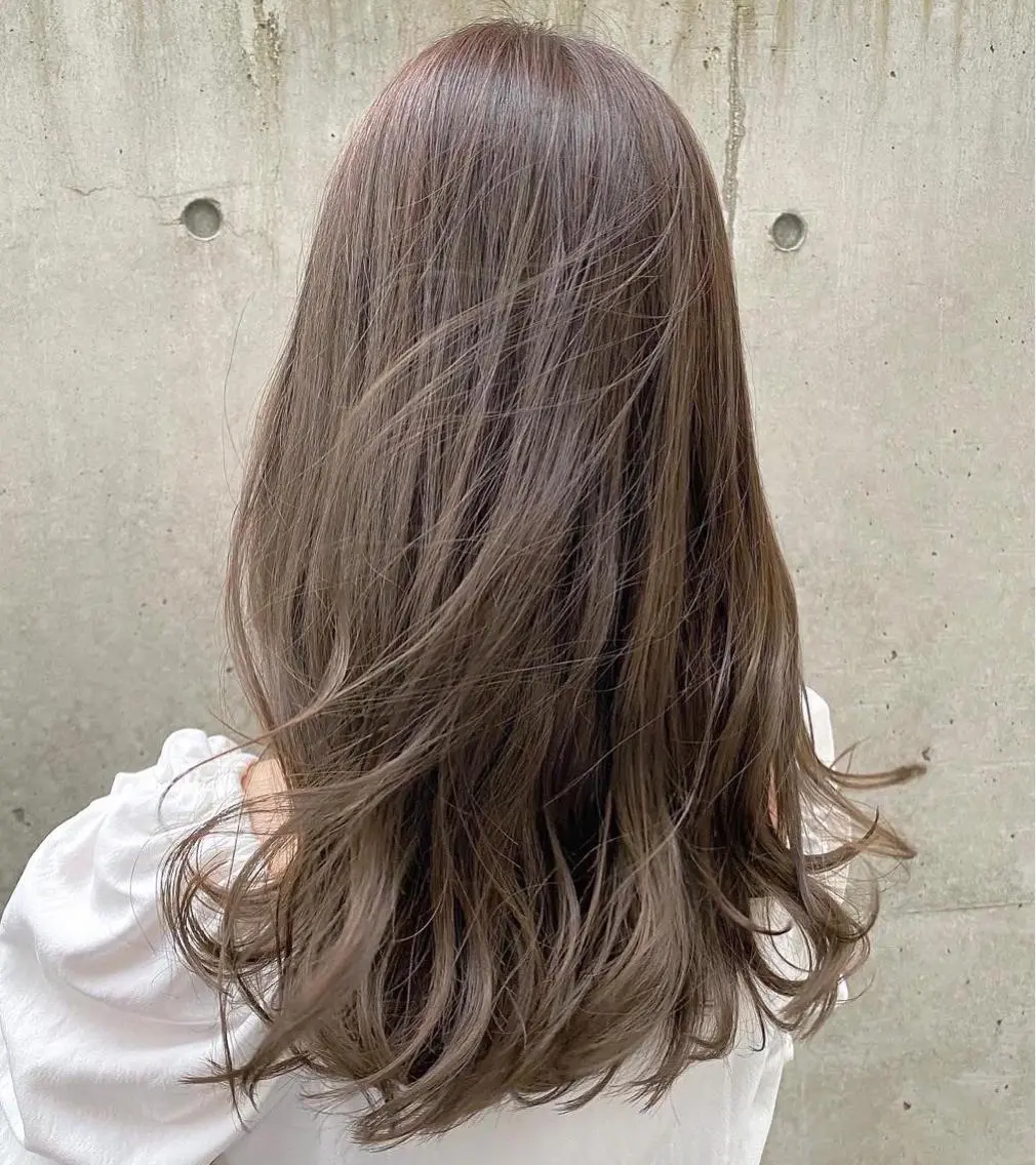 ミディアム カラー ヘアカラー トリートメント レイヤーカット /透明感カラー西田のヘアスタイル