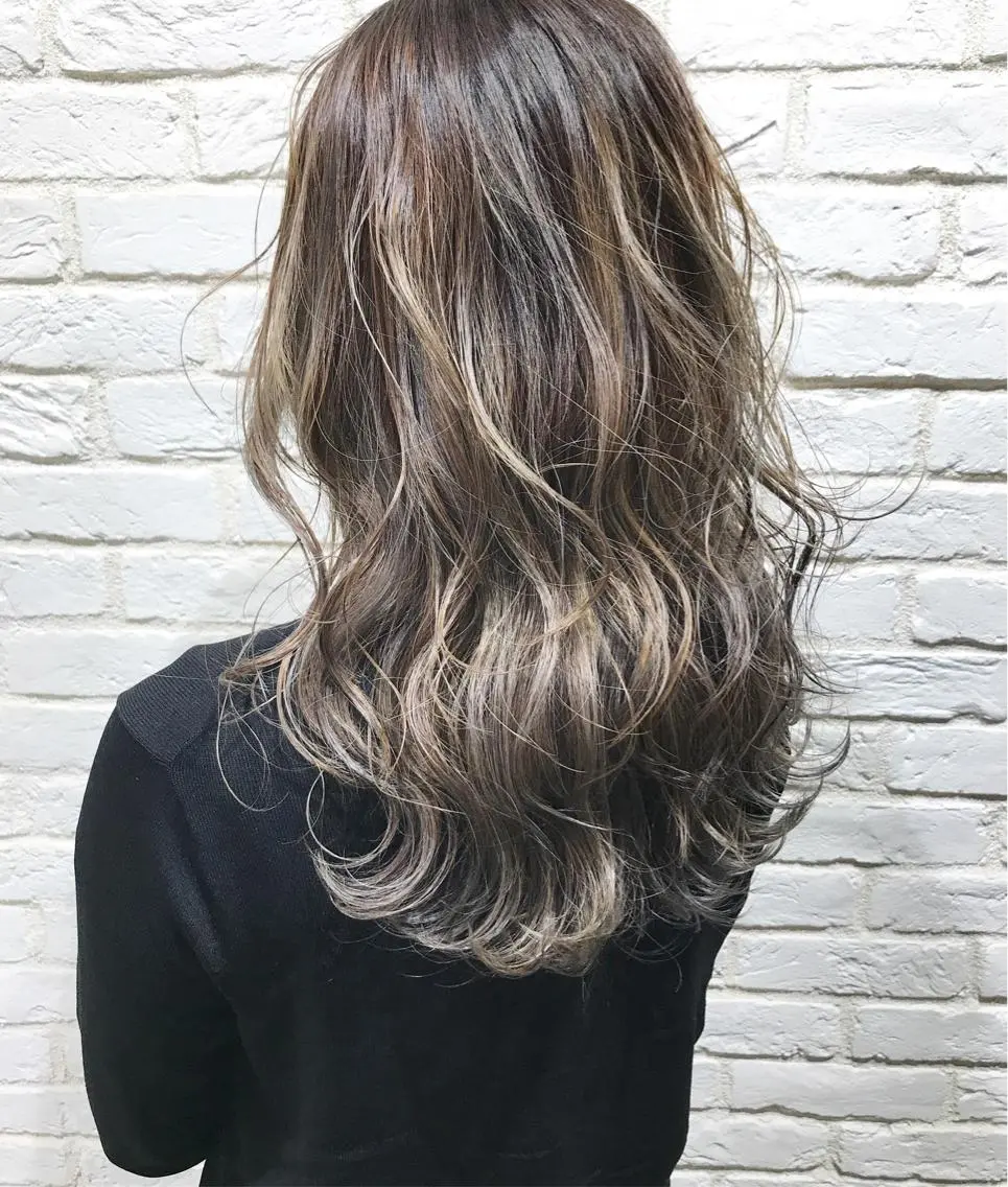 セミロング カラー グレージュ Neale.♡ ROLA京橋のマツエク・マツパデザイン