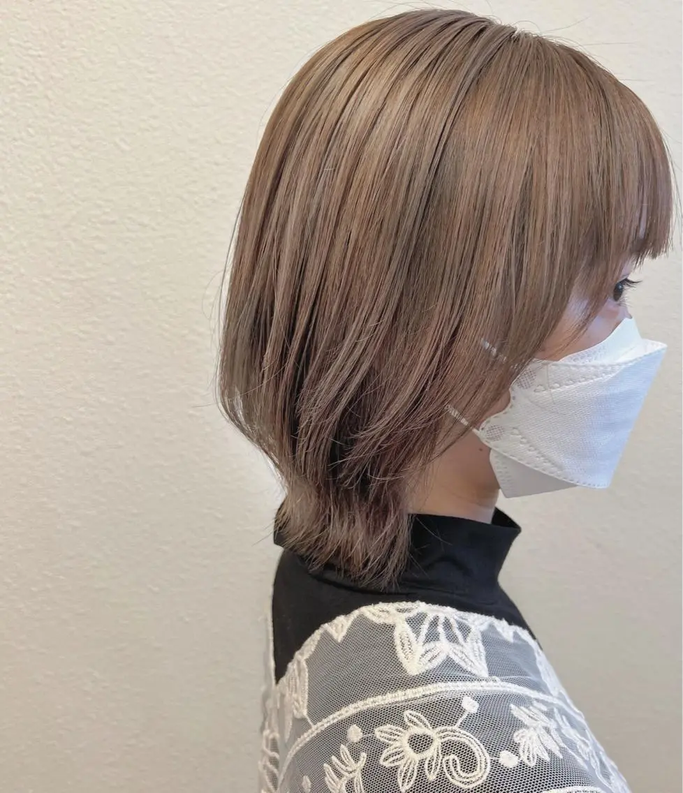 ミディアム カラー ベージュカラー ブリーチ フォギーベージュ ヘアカラー 🌼こやま かおり🌼のヘアスタイル