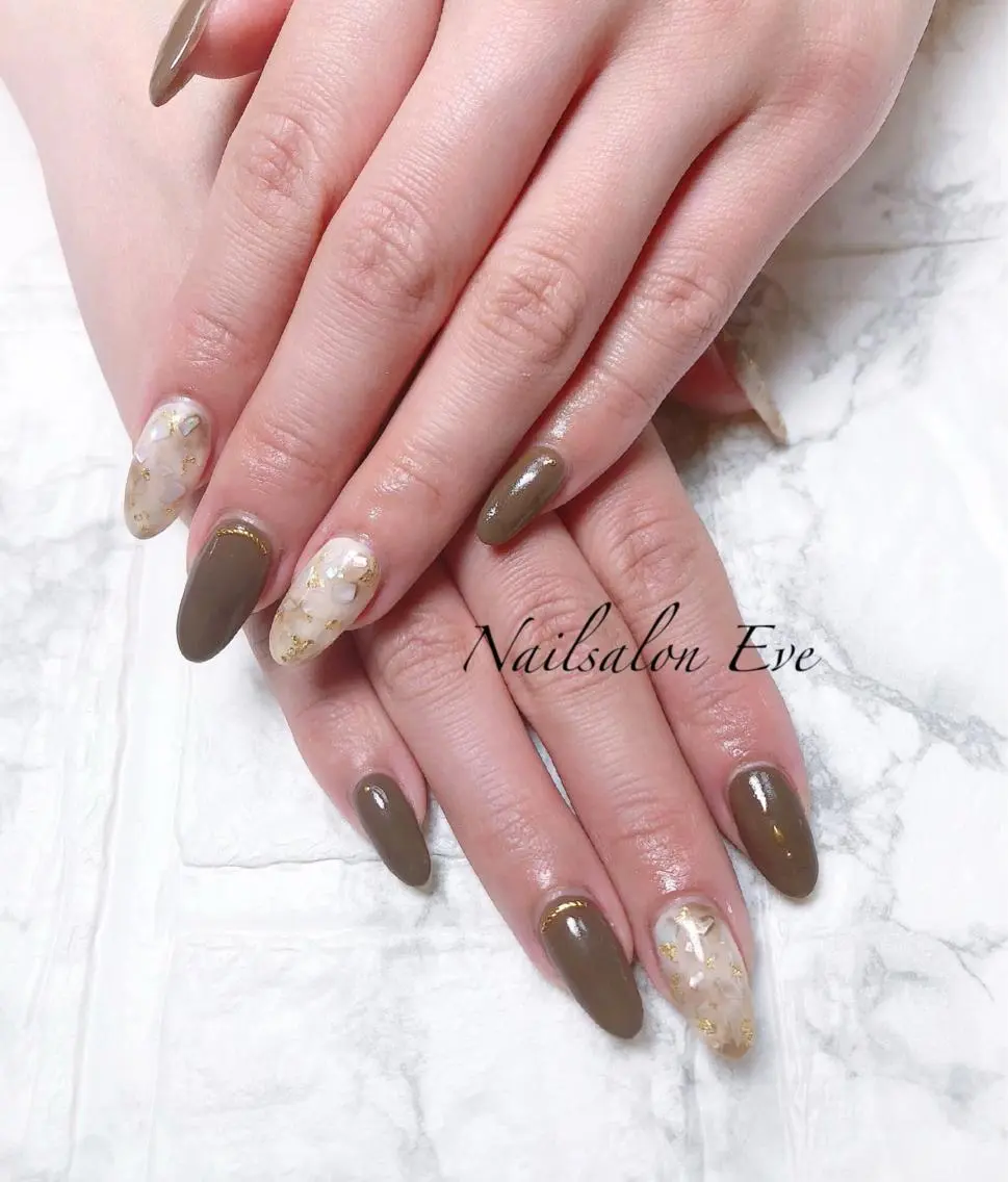 ネイル ブラウン ニュアンスネイル Nailsalon Eve（イヴ）のネイルデザイン