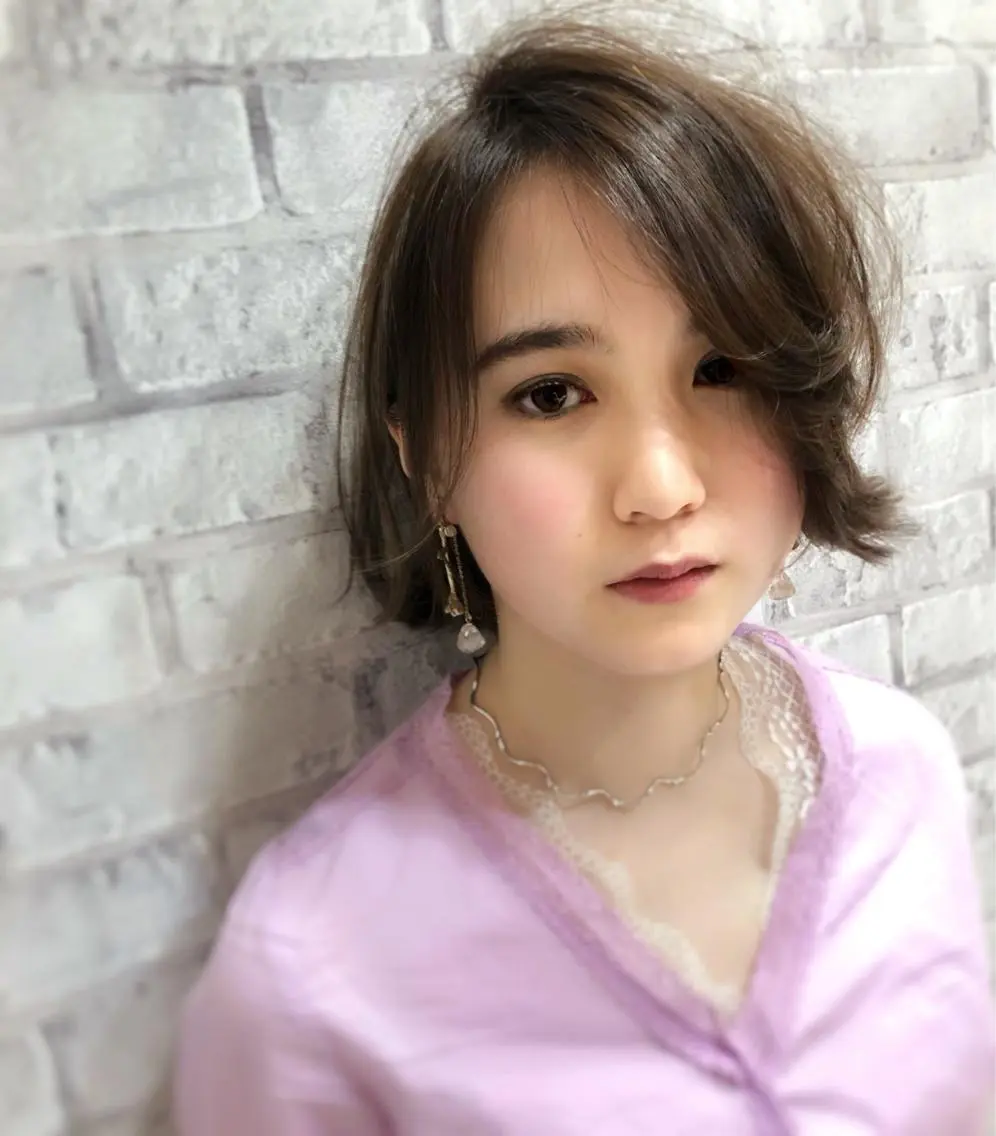 ショート カラー ヘアアレンジ ベージュカラー ハイライトカラー ミルクティーベージュ ボブ ハイライト カット ヘアカラー トリートメント 秋山 幸太のヘアスタイル