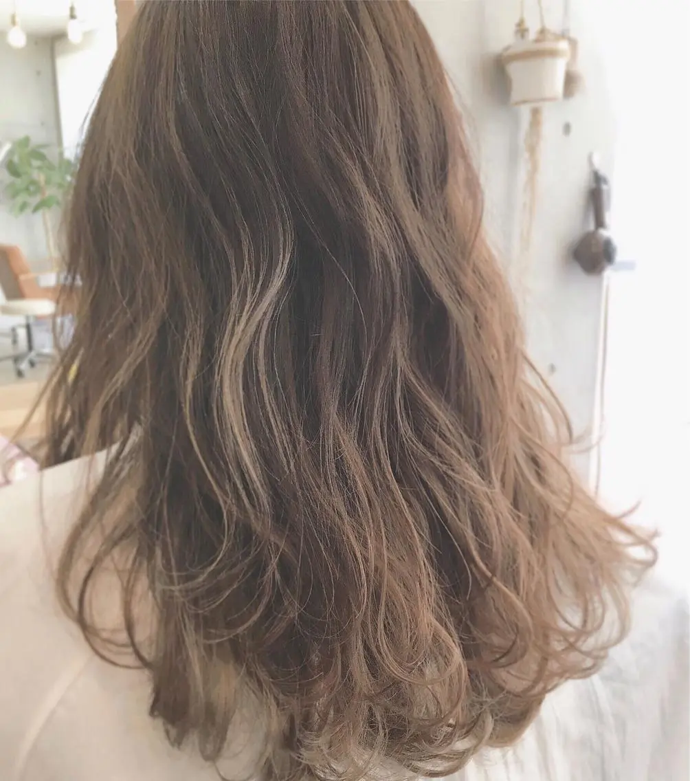 ロング カラー パーマ デジタルパーマ 千 田のヘアスタイル