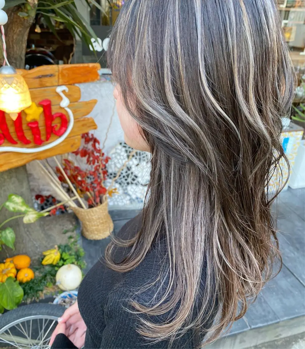 ロング カラー ハイライトカラー ハイライト ヘアカラー トリートメント 玉木 育実のヘアスタイル