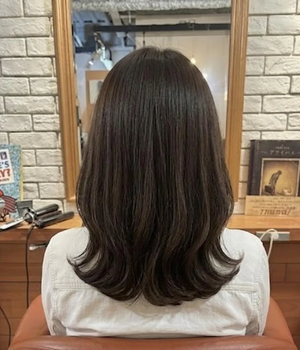 ミディアム カラー ミディアムレイヤー 顔周りカット レイヤーカット 小顔カット カット ヘアカラー トリートメント ヘッドスパ flencia 丸 和博|カットのヘアスタイル