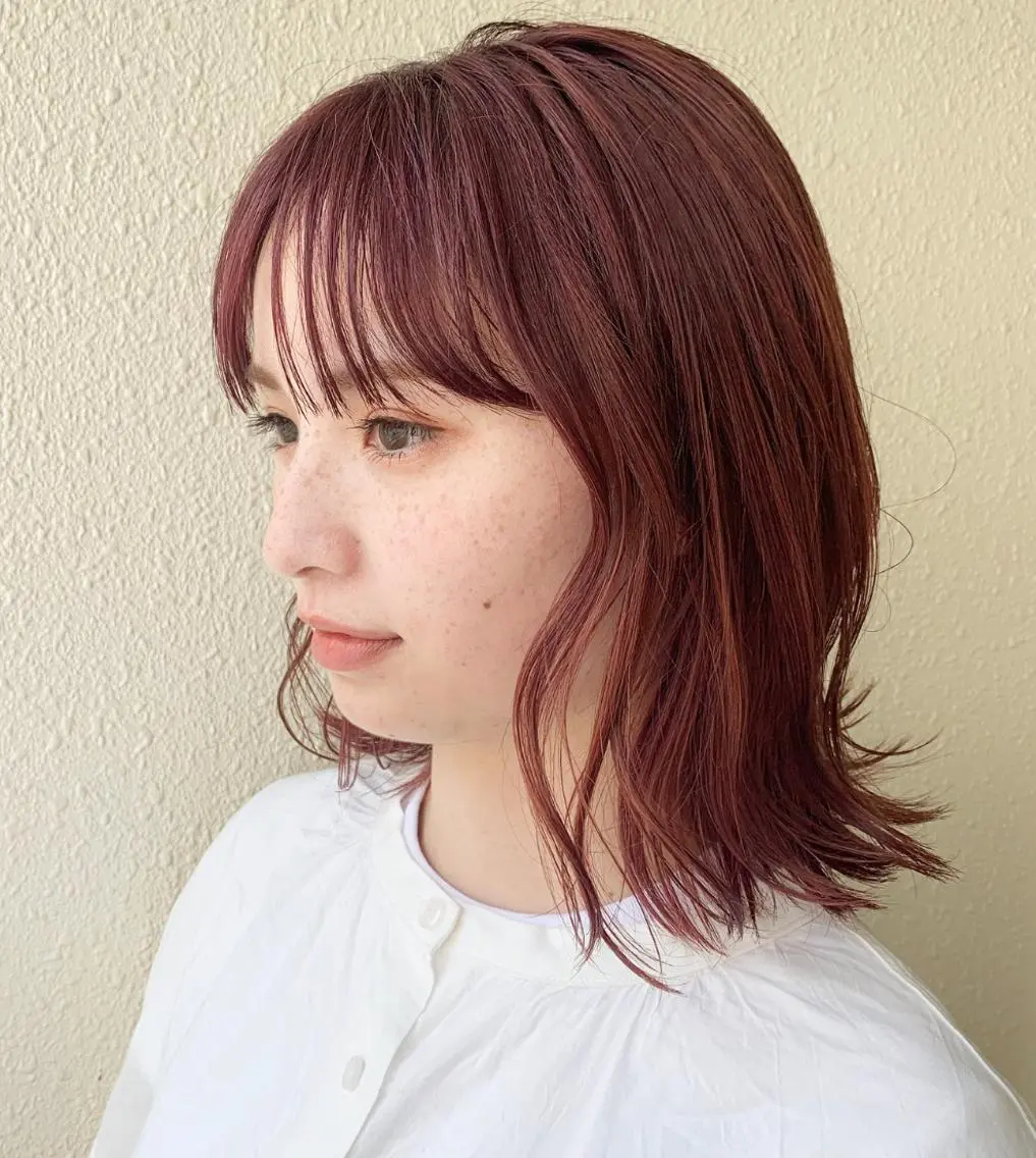 ミディアム カラー パープルカラー レッドカラー iLi 《イリ》のヘアスタイル