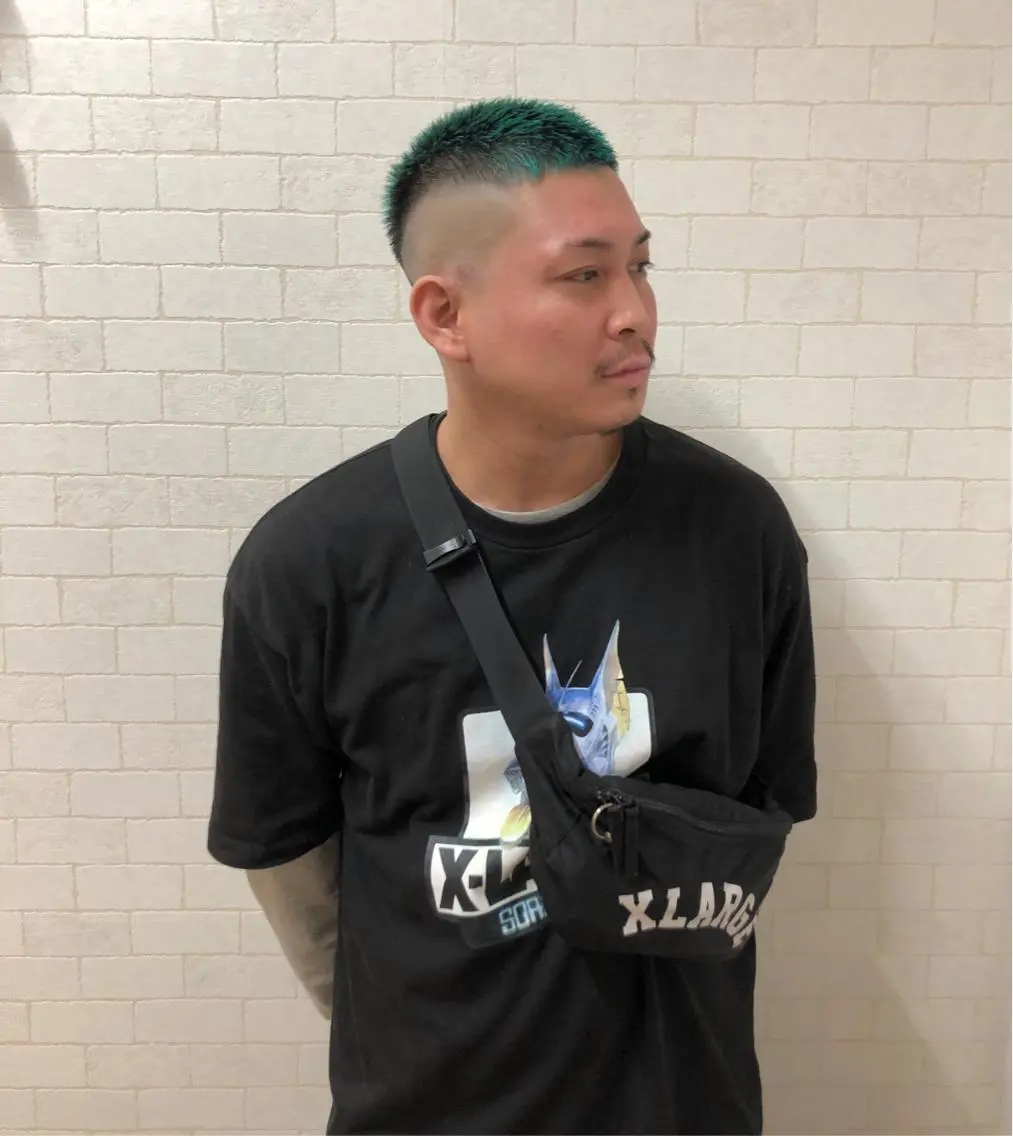 ショート カラー メンズ バズカット 房川 尚人のヘアスタイル