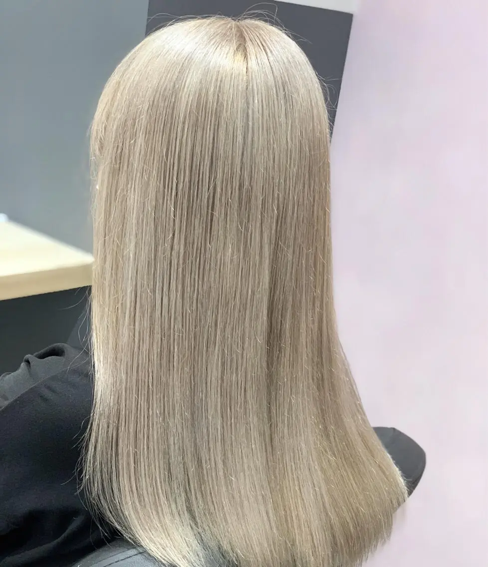 ミディアム カラー ヘアアレンジ カット ヘアカラー トリートメント 髪質改善×ハイトーン 中田啄也のヘアスタイル