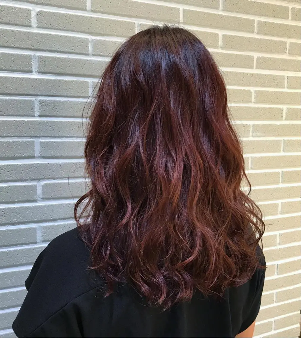 
![セミロング カラー パーマ ピンクカラー ヘアカラー トリートメント 山北 咲子のヘアスタイル
