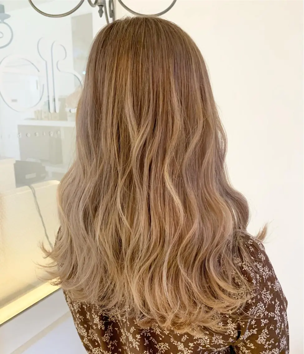 カラー ベージュカラー ミルクティーベージュ 渡辺 健太のヘアスタイル