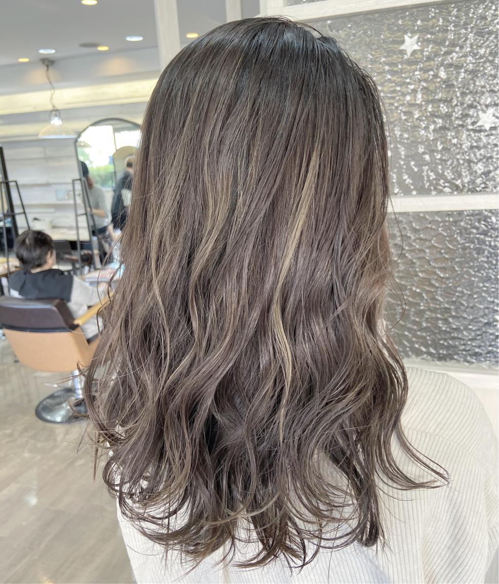 ロング ハイライト 植田 敬太のヘアスタイル