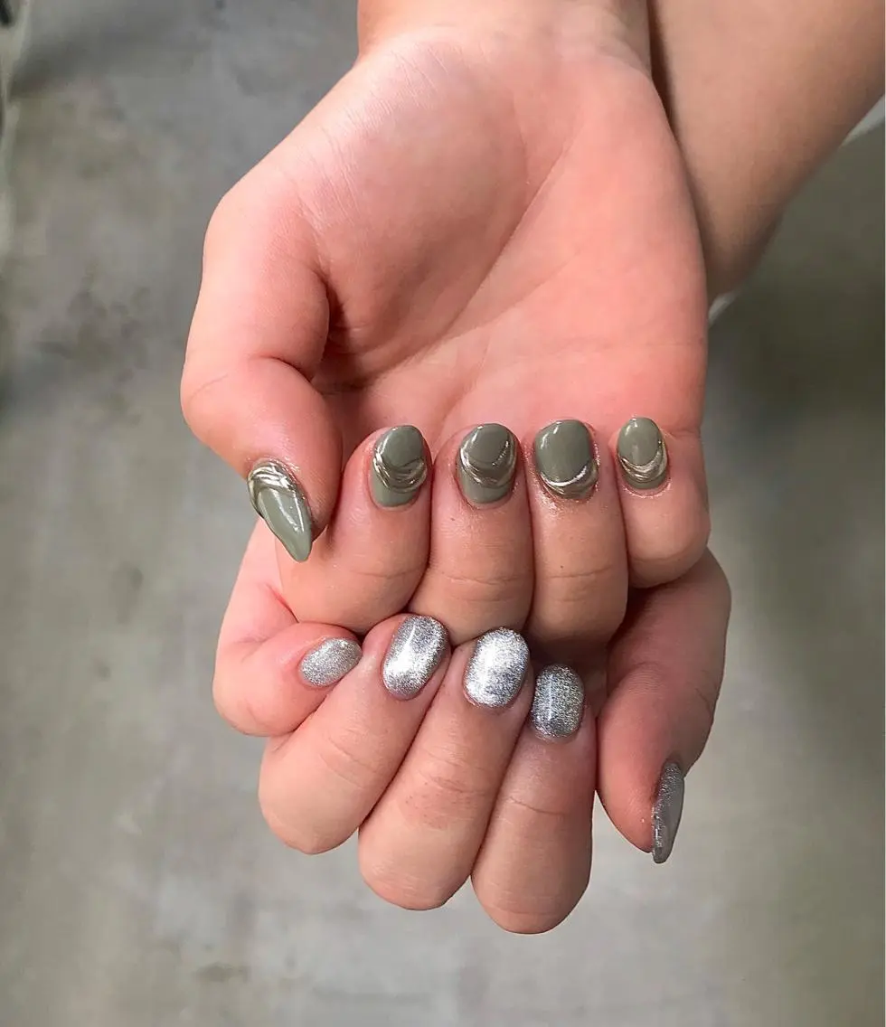 ショート カラー パーマ ヘアアレンジ メンズ キッズ ネイル マツエク・マツパ マグネットネイル ミラーネイル el. by Aoのネイルデザイン