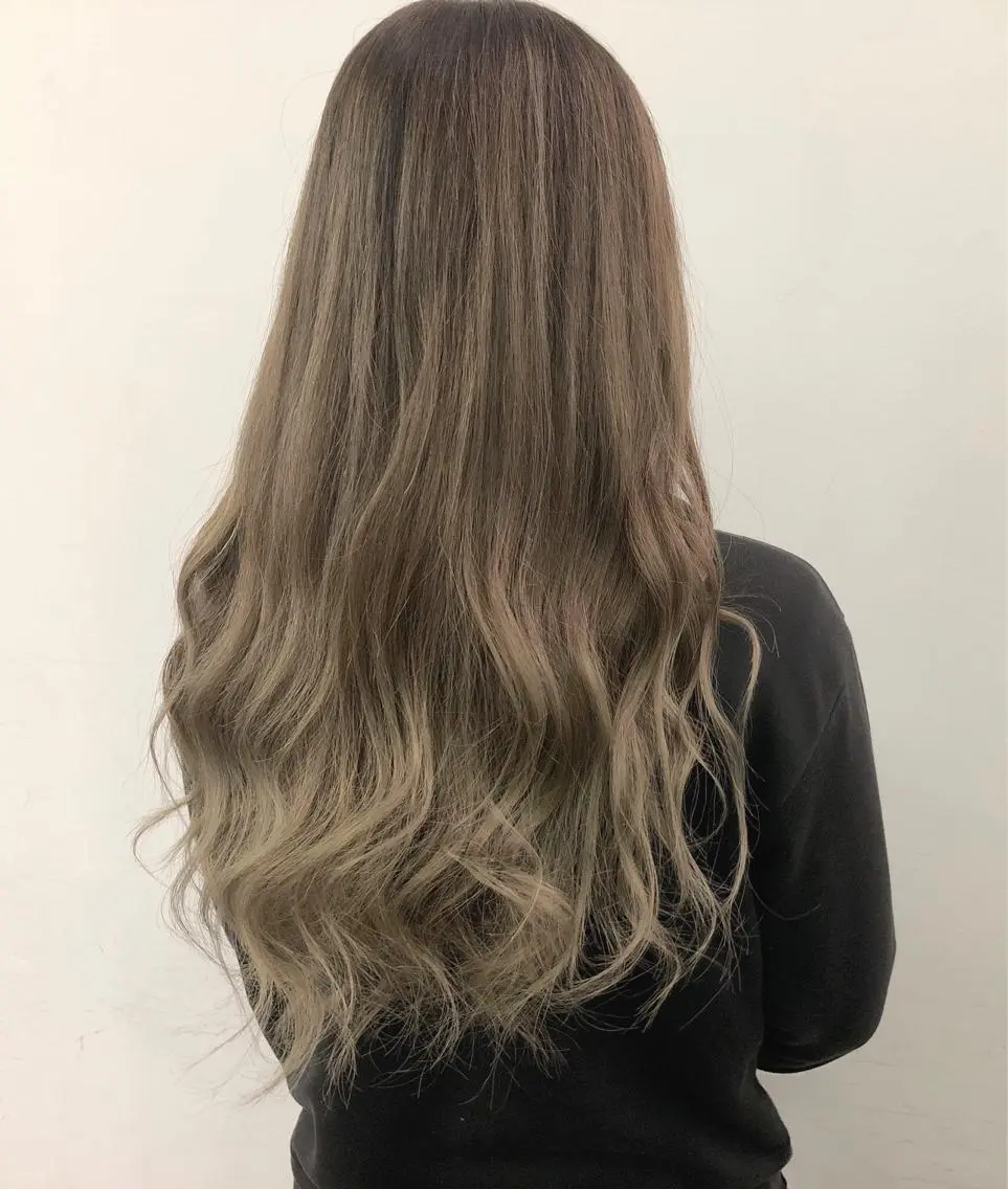 セミロング カラー グラデーションカラー メンズ レイヤー ウルフ 弓木啓輔のヘアスタイル