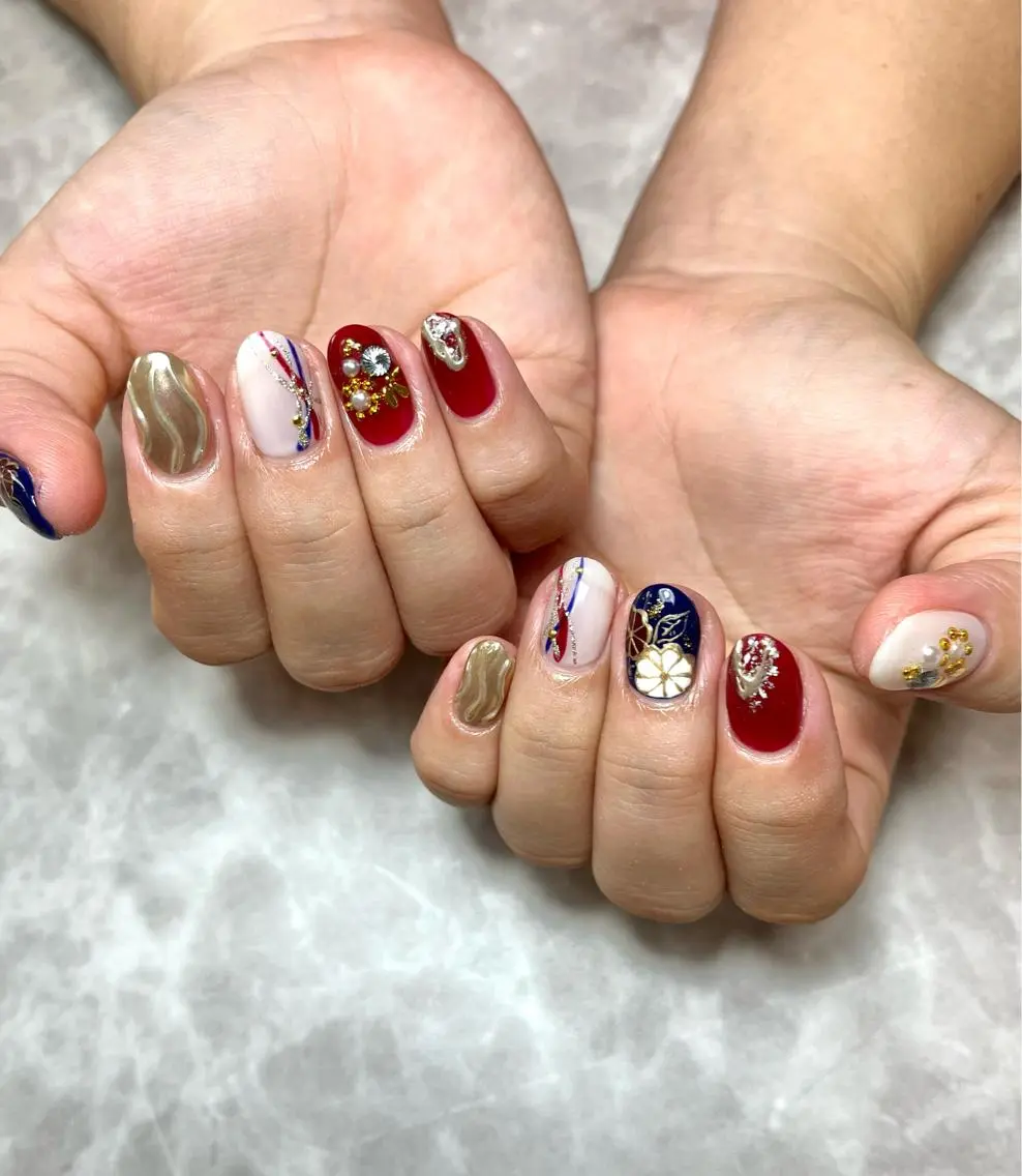 ネイル 成人式 ジェルネイル キラキラネイル 韓国ネイル 持ち込み nails' it...のネイルデザイン