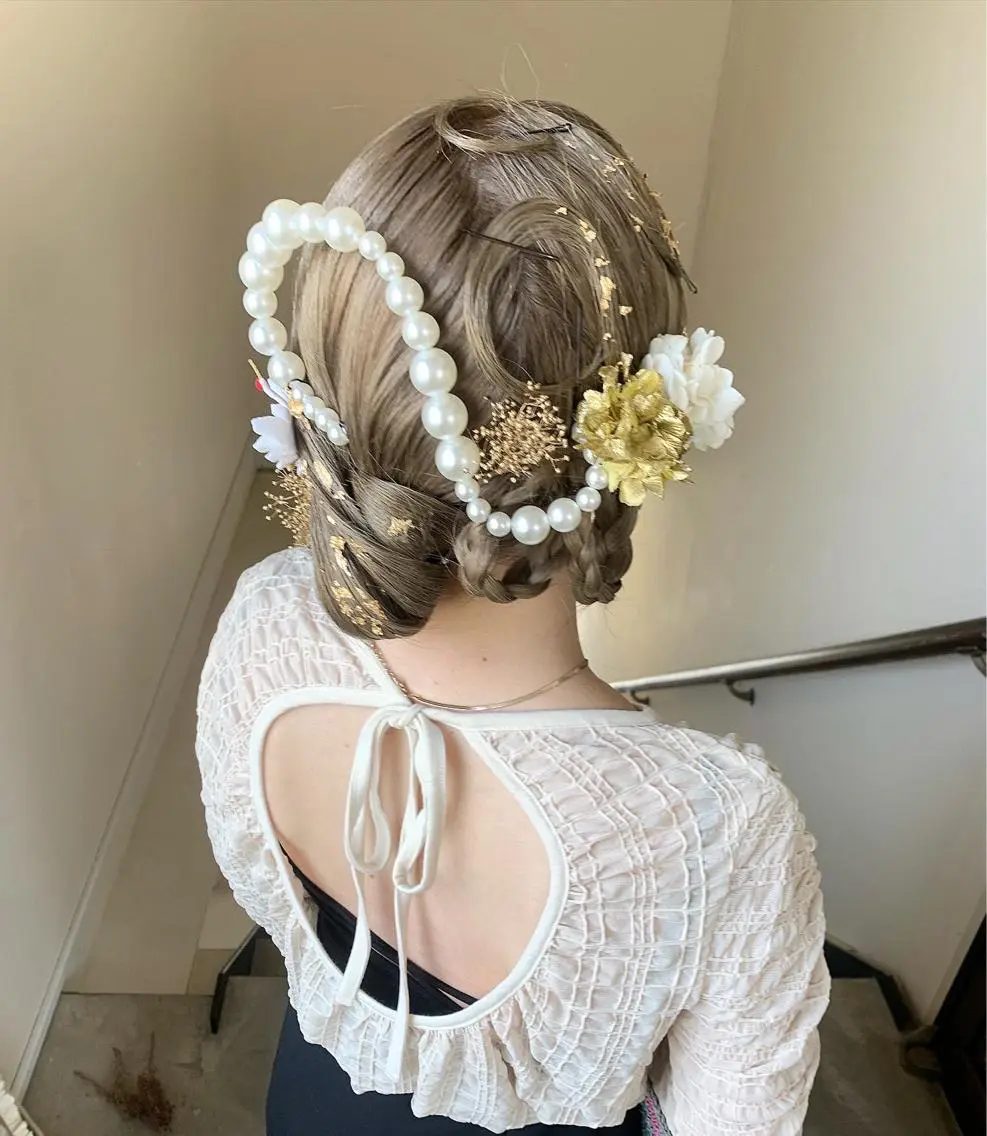 ミディアム カラー ヘアアレンジ ヘアセット 本間 結衣のヘアスタイル