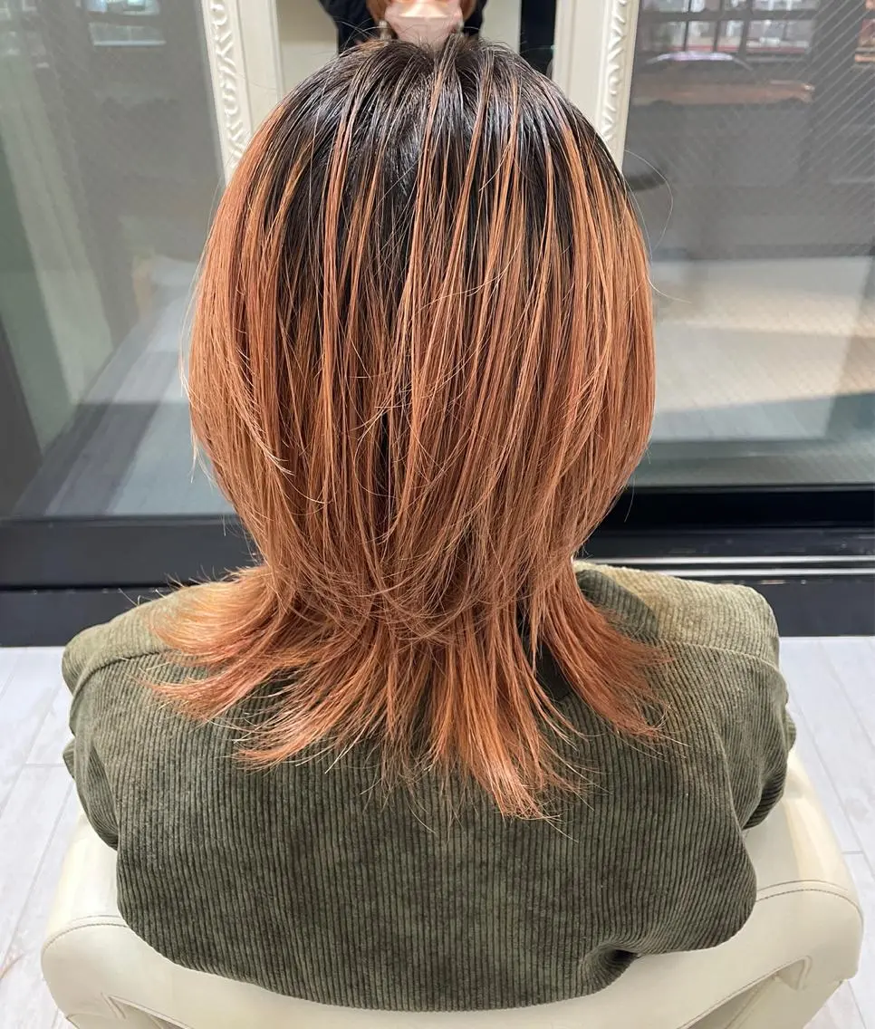 ミディアム カット ヘアカラー トリートメント 神 .のヘアスタイル