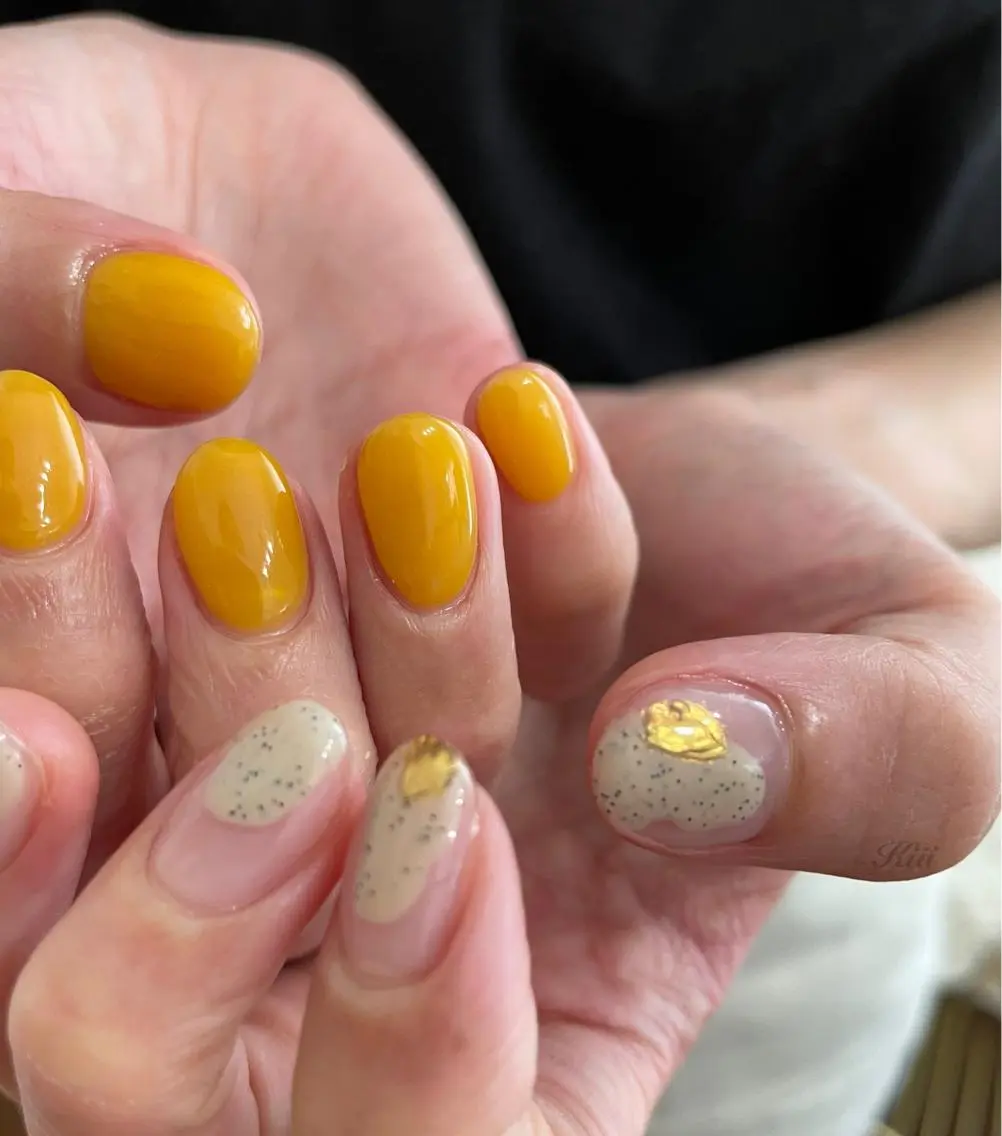 ネイル 黄色 ハンドネイル フットネイル kiii.__ ✴︎*のネイルデザイン