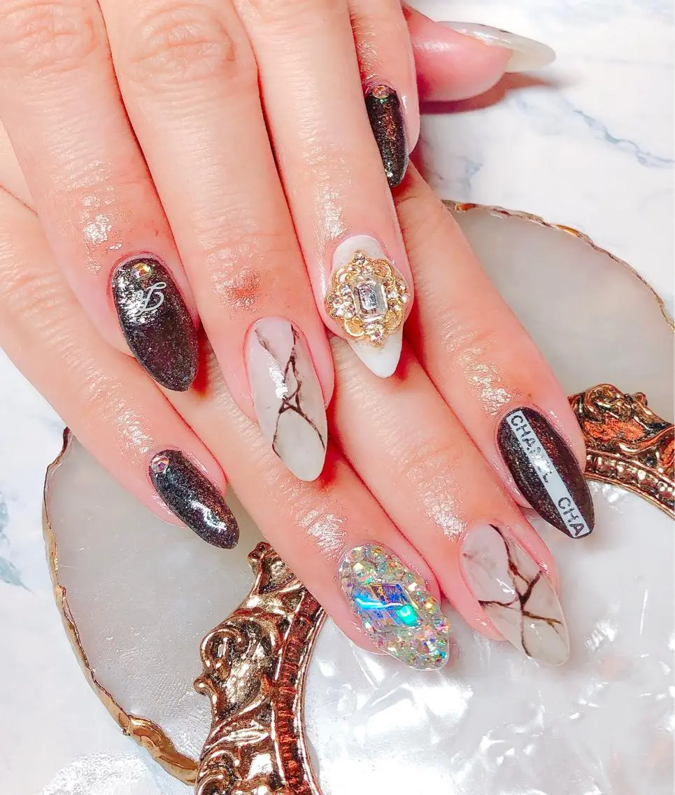 ネイル 持ち込み CROWN プライベートサロンのネイルデザイン