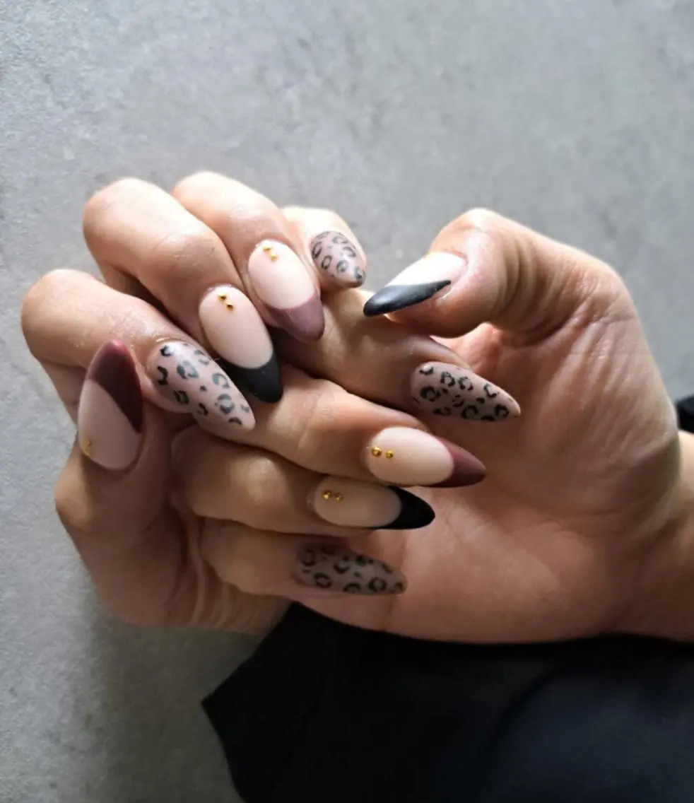 ネイル アートネイル フレンチネイル ジェルネイル マグネットネイル ニュアンスネイル nailstudio eviz新宿店のネイルデザイン