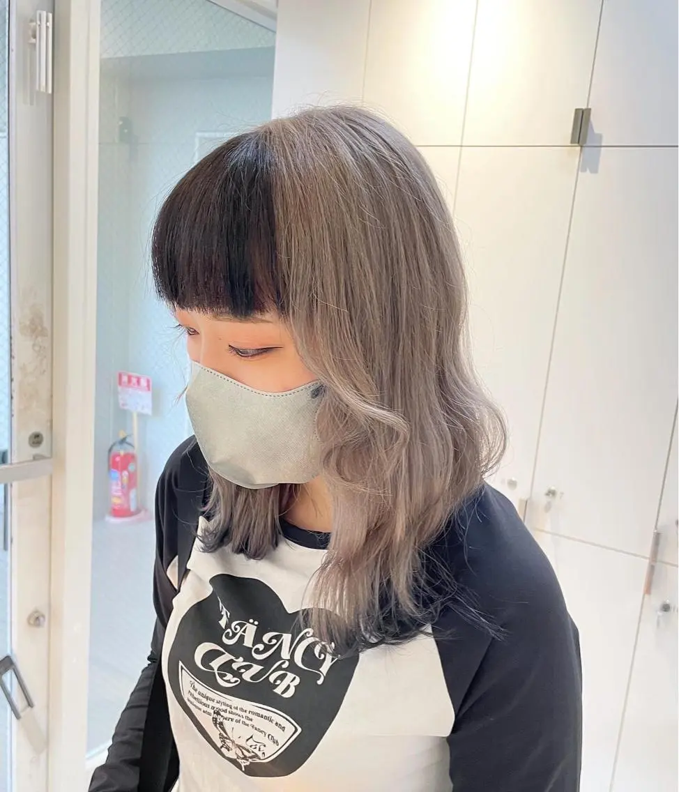 セミロング カラー ヘアアレンジ 黒髪 シルバー ホワイトシルバー カット ヘアカラー トリートメント ヘッドスパ ヘアセット 艶カラー✨縮毛矯正✨ 翁長孝輔のヘアスタイル