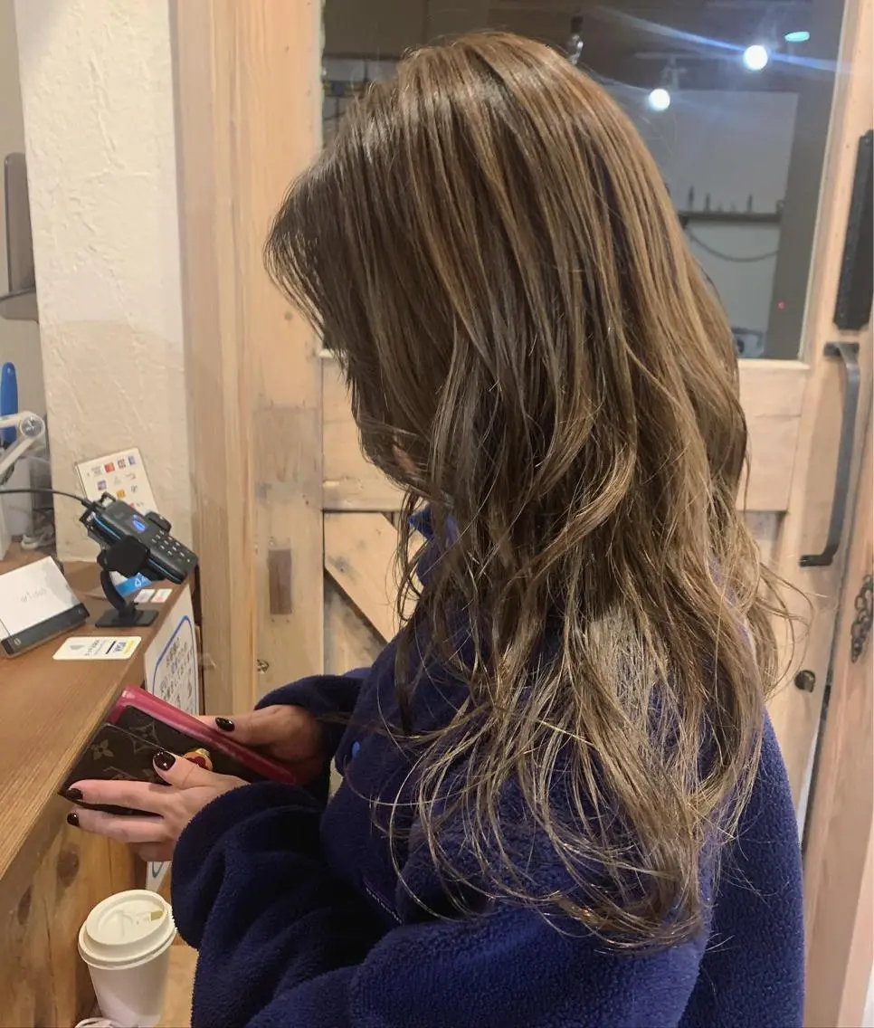 ロング カラー mir MIYUのヘアスタイル