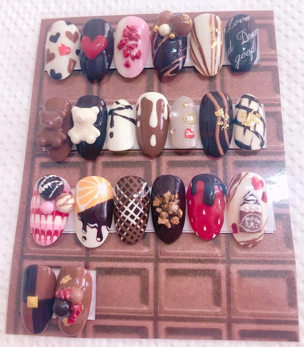 ネイル バレンタイン CROWN プライベートサロンのネイルデザイン