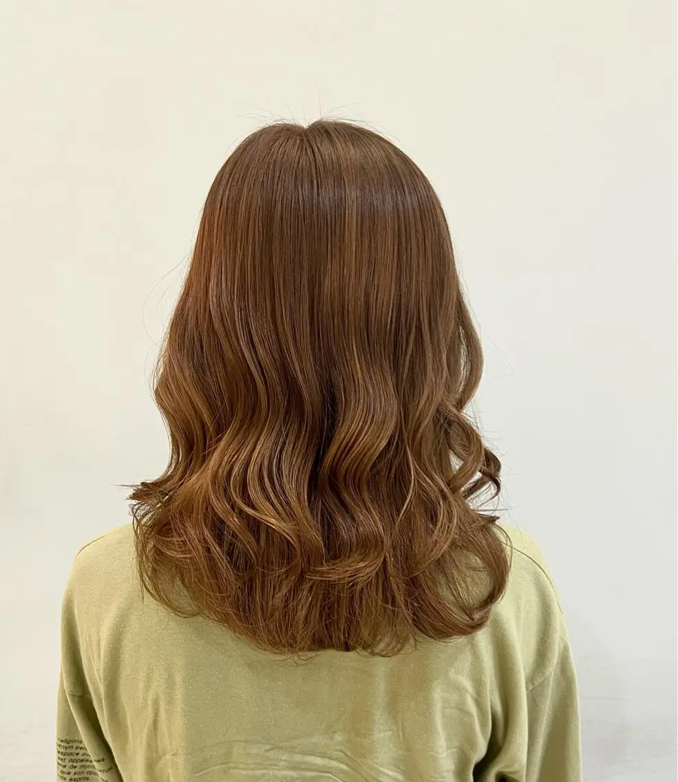 セミロング カラー グレージュ 【韓国艶カラー🎀】 添田 菜摘のヘアスタイル