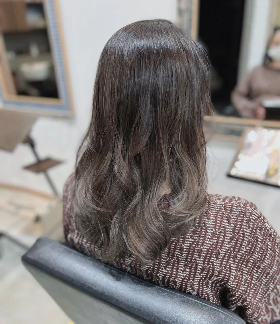 セミロング カラー ベージュカラー ブリーチ ケアブリーチ 透明感カラー デザインカラー カット ヘアカラー トリートメント 五反田 美容院☆張 明星☆韓国ヘアのヘアスタイル