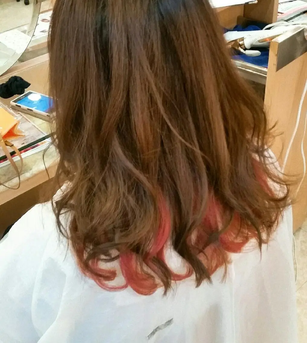 カラー インナーカラー ピンクカラー 美谷添（ミヤゾエ） まどか大人ヘアサロンのヘアスタイル