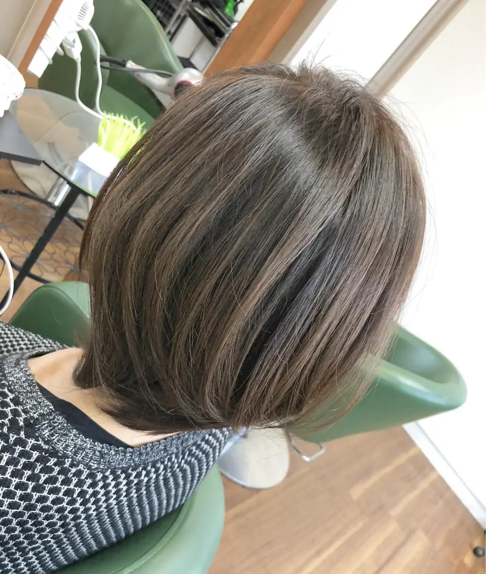 ショート カラー SHIORI💜口コ ミNo.1艶カラーのヘアスタイル