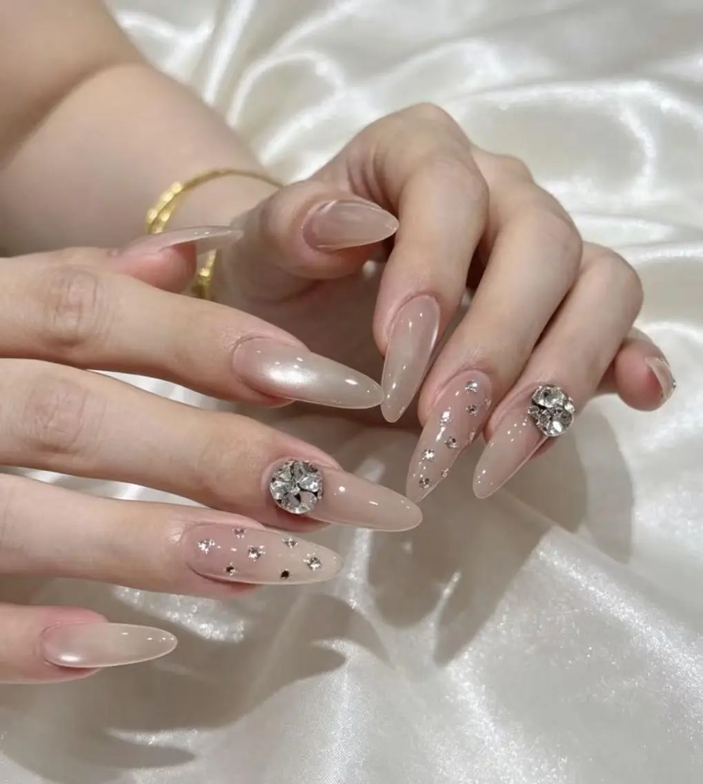 ネイル アートネイル オーロラネイル クリアネイル フレンチネイル ジェルネイル Una Nailのネイルデザイン