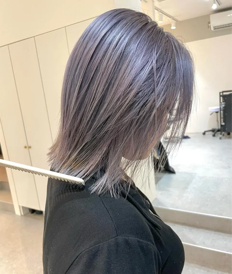 ミディアム レイヤー/エクステ Veluaのヘアスタイル