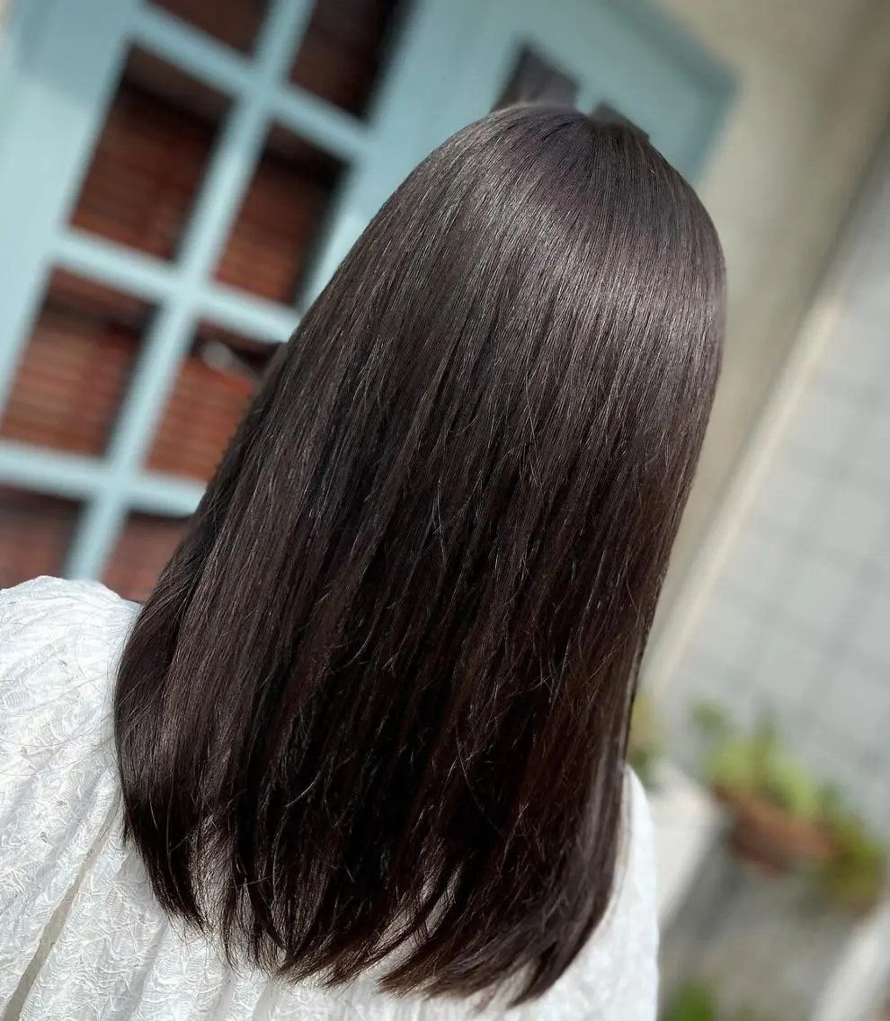 セミロング カラー ブラウンカラー 透明感カラー ナチュラルブラウン ヘアカラー トリートメント LUSTY 長井明里のヘアスタイル