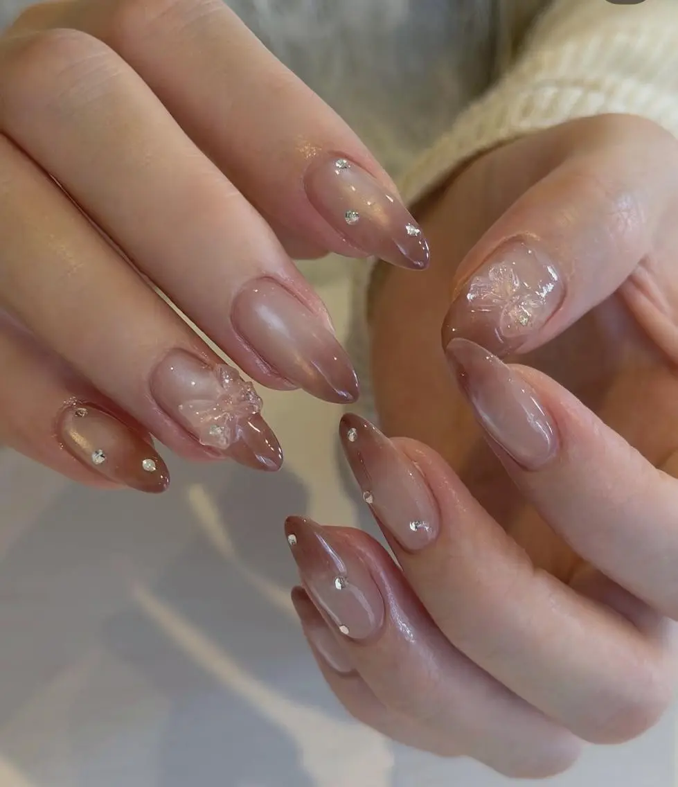 ネイル ハンドネイル H&B Miaのネイルデザイン