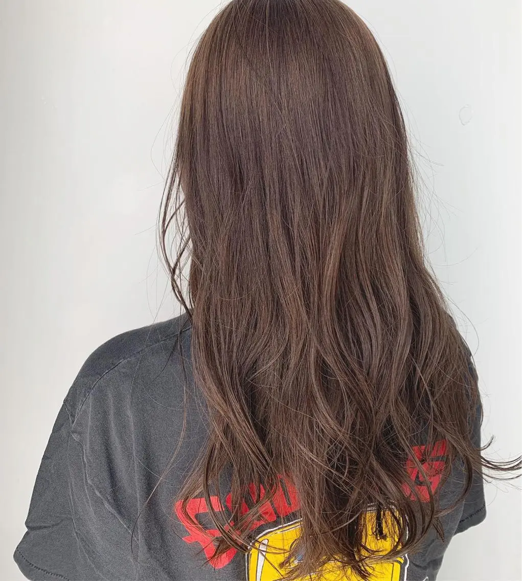 ロング カラー グレージュ MIA 菅原のヘアスタイル