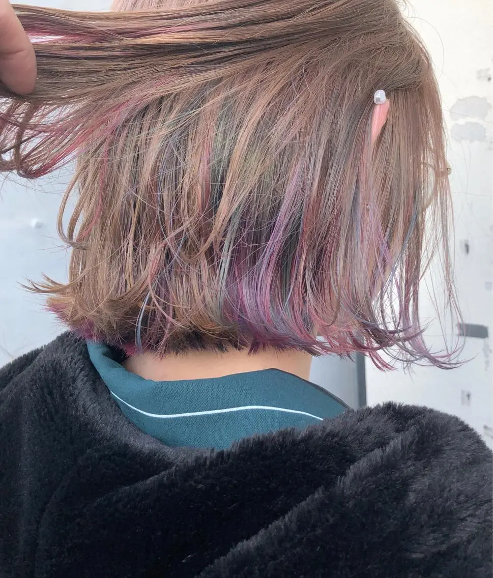 ショート カラー ベージュカラー ミルクティーベージュ ユニコーンカラー メンズ レイヤー ウルフ 弓木啓輔のヘアスタイル