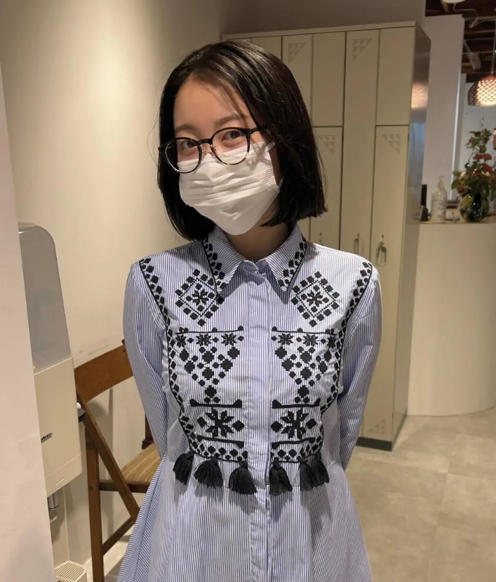 ミディアム io濱川 遥のヘアスタイル