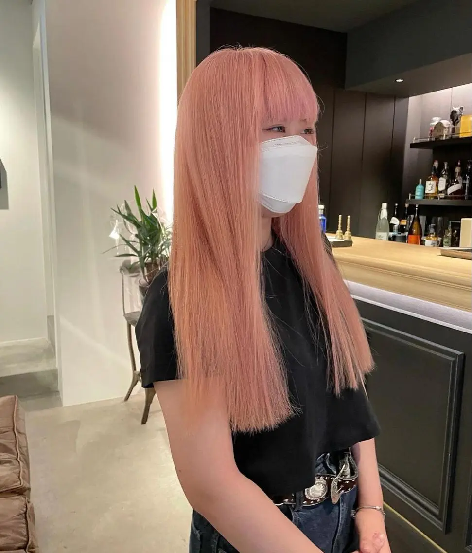 セミロング カラー ヘアカラー 🫧ハイトーン✨格安 より質💐マンツーマのヘアスタイル