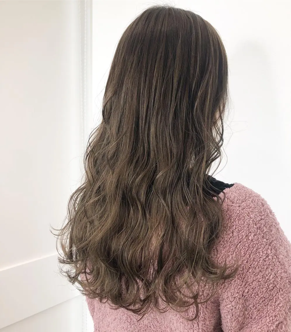 ロング カラー ベージュカラー ブリーチ ミルクティーベージュ ヘアカラー sano sayakaのヘアスタイル