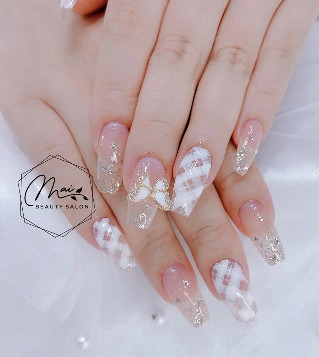 ネイル オーロラネイル 長さ出し フラッシュネイル フレンチネイル ジェルネイル MaiBeauty To Toのネイルデザイン
