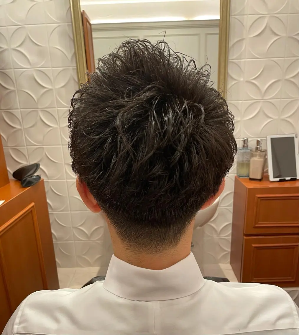 ショート パーマ メンズ 【24時まで営業✨】 吉本 成樹のヘアスタイル