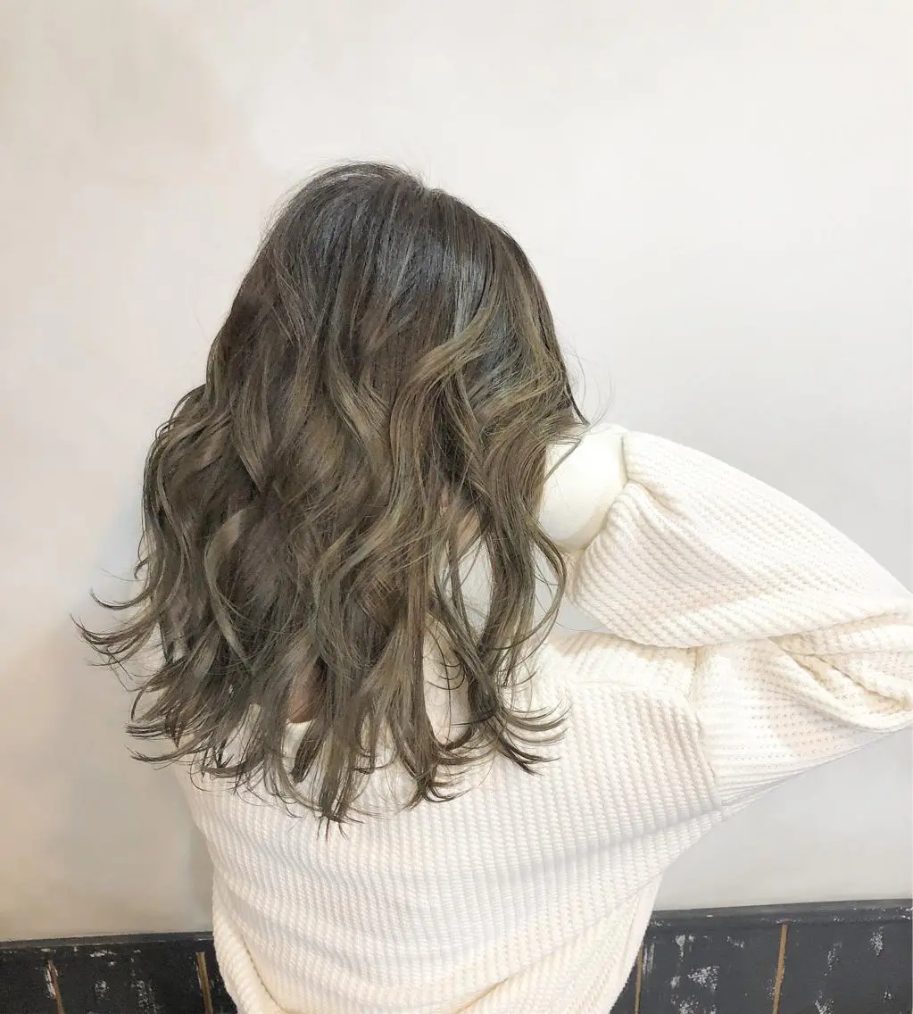 ロング カラー グレージュ カーキグレージュ カット ヘアカラー トリートメント 綺麗な髪質にしたい方 限定🌈清水 祥のヘアスタイル