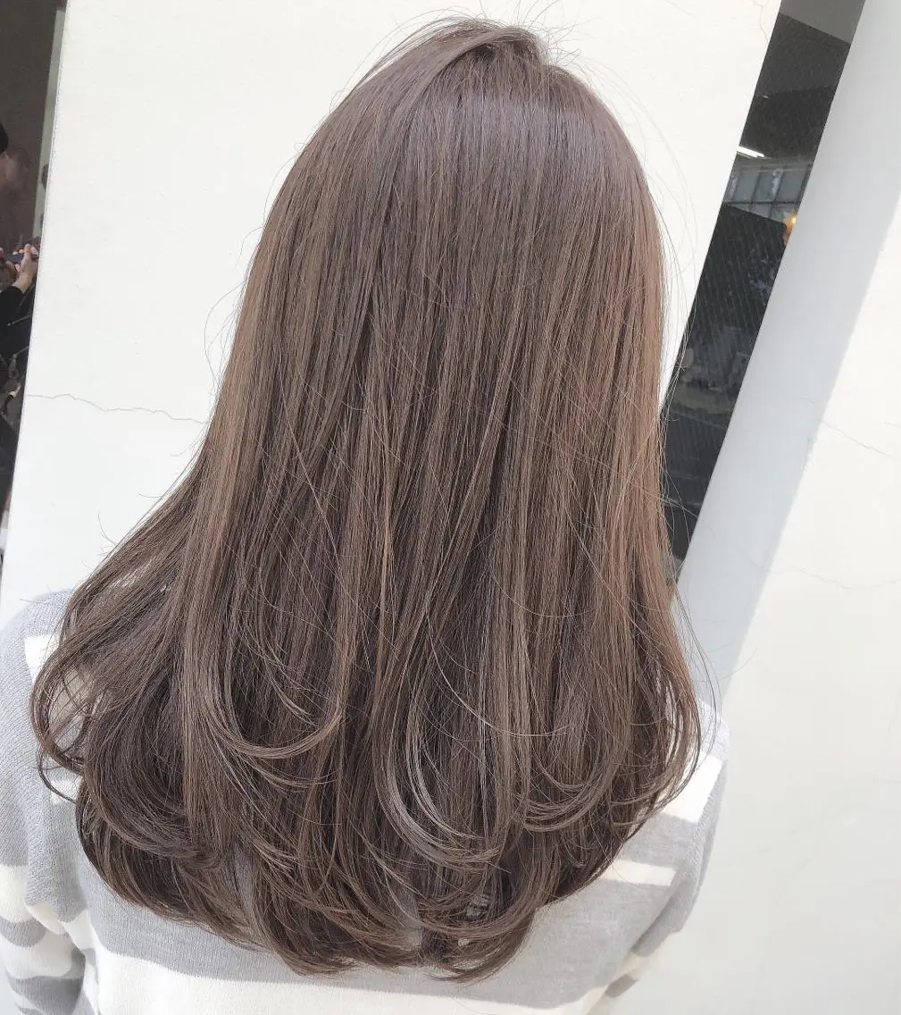 セミロング レイヤーカット カット ヘアカラー トリートメント 具志 正太のヘアスタイル